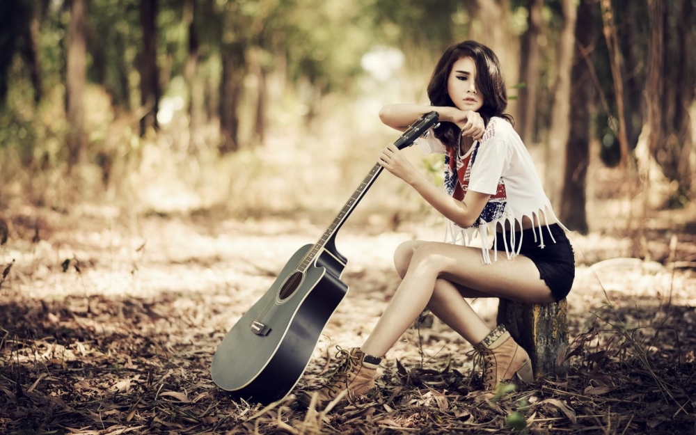 唯美意境吉他女孩