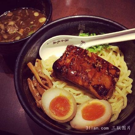 日本麺屋武蔵拉面