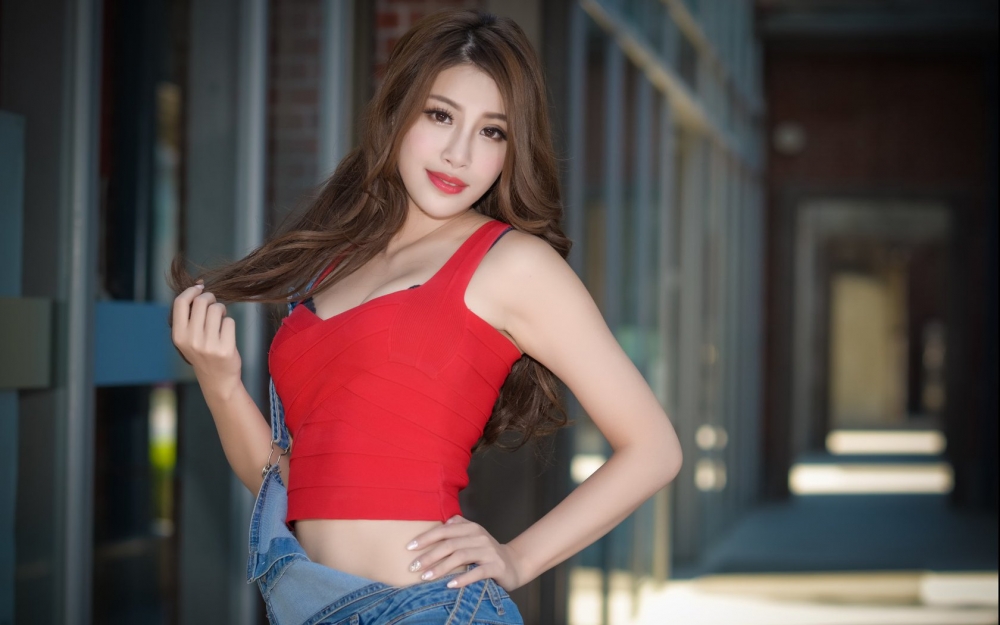 美女模特性感酥胸高清桌面壁纸