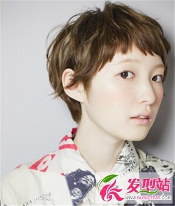 女生清新的韩式短发发型 减龄修颜最亮丽
