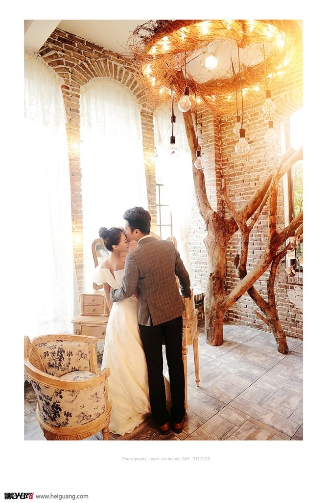 蕾丝窗帘的鱼餐厅 婚纱照