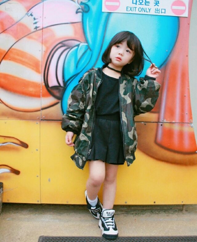 生个女儿 也给她这样酷酷的穿搭