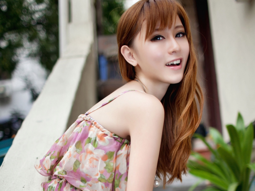 楚楚动人的养眼美女图片