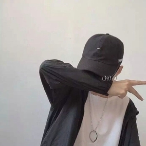 埋怨她不够爱你 霸道小帅哥qq男生头像