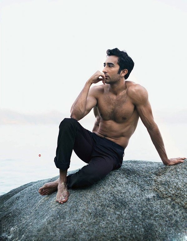 印度男明星RahulKhanna演绎《GQ》时尚大片