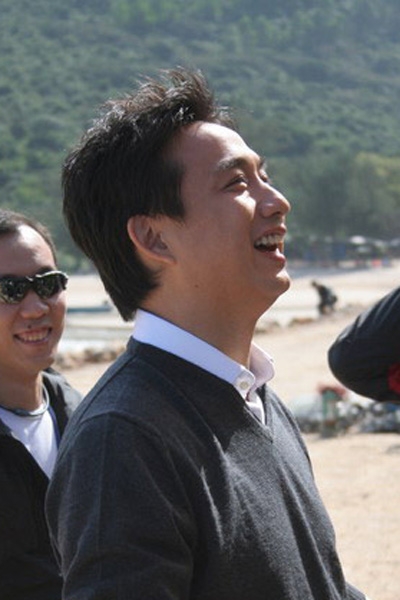 黄磊蓝天海边别克凯越代言照片
