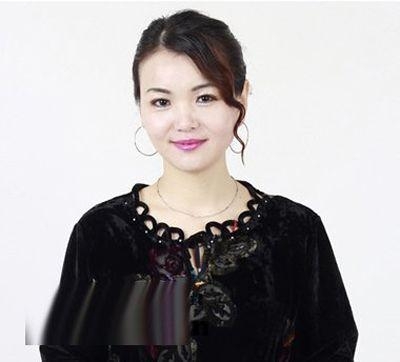 中老年女性时尚减龄盘发造型 打造出好看又优雅的盘发哦