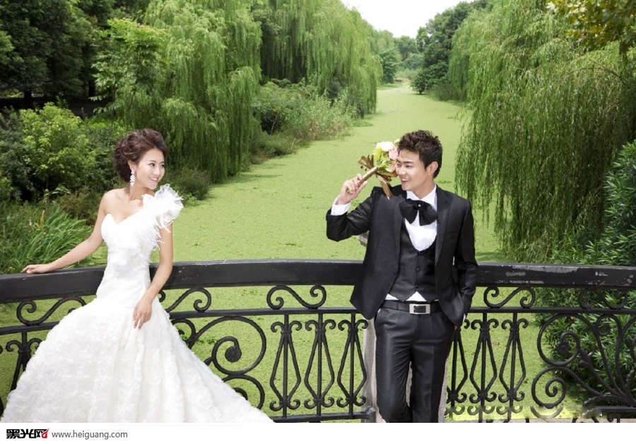 爱愈多 婚纱照