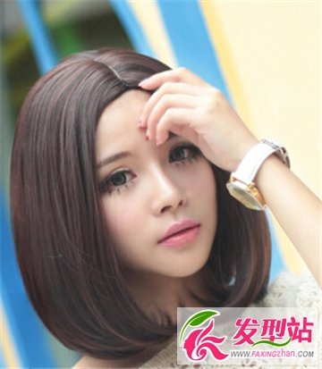 俏丽女生中分短发发型 塑造出最性感气质的女生