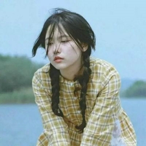 后来她一个人哭了好久 个性小女生微信头像