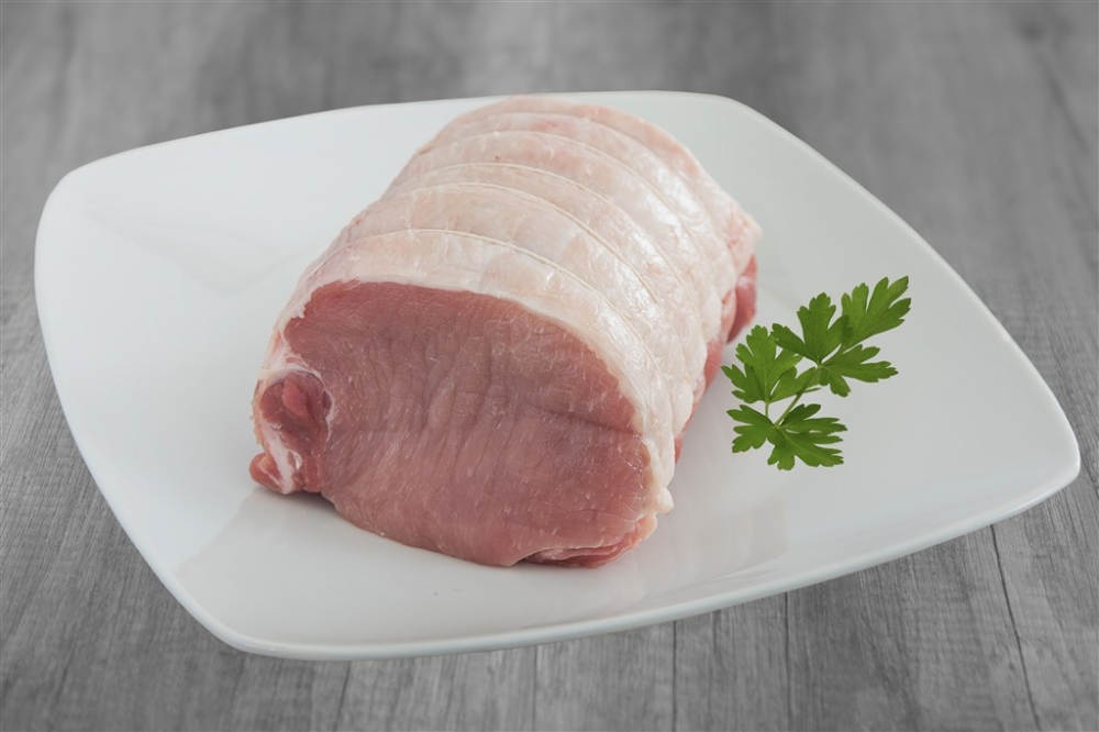 碟子里的大块生肉素材