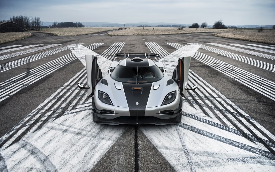 Koenigsegg One-1 2014电脑壁纸