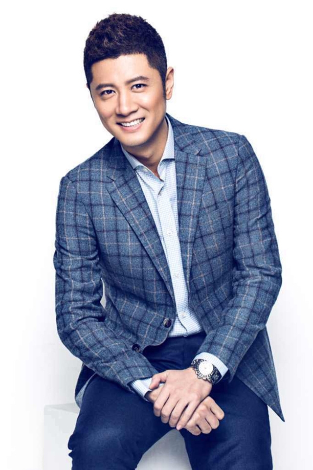 别叫我兄弟热播 任重时尚运动写真