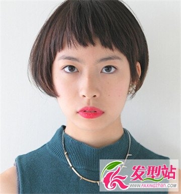 夏季清爽蘑菇头短发发型 打造时尚个性气质