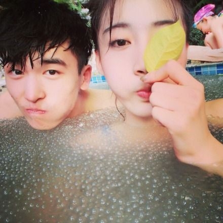 韩系95后时尚一男一女情侣图片