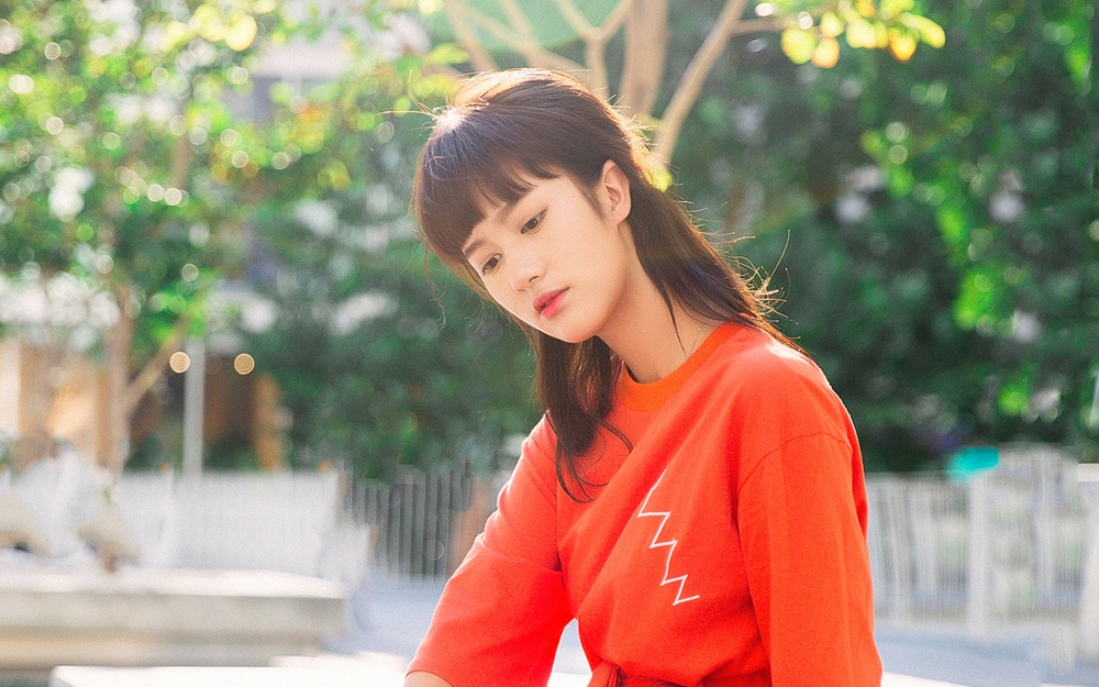 清纯可人的美女秋冬唯美写真图片桌面壁纸