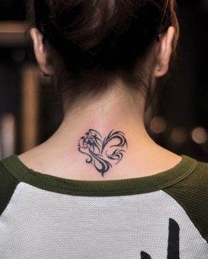 脖子纹身图案女生图片合辑