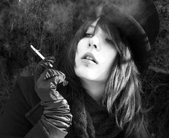 伤感唯美意境女生黑白头像美图