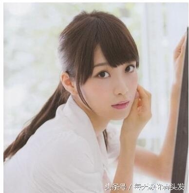 马尾辫怎样扎好看？看似简单的马尾辫演绎不同的时尚效果