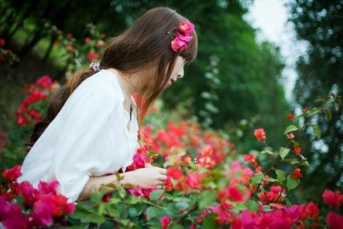 清新女孩好看图片_静静等待那份美好