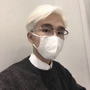 埋怨她不够爱你 霸道小帅哥qq男生头像