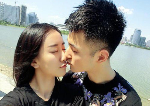 万人宠不如一人懂 浪漫情侣爱情图片