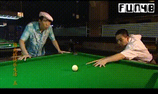 杨光的快乐生活：杨光和油条打台球