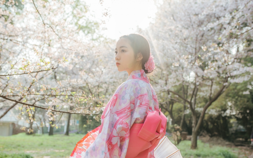 和服美女日系风花海写真电脑桌面壁纸