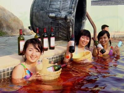 最奇怪的沐浴 咖喱浴巧克力浴不忍直视
