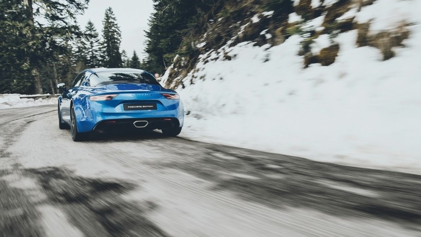 2017雷诺轿跑Alpine A110桌面壁纸