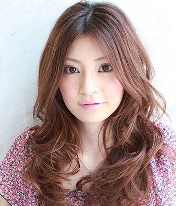 2016最有女人味的最新长发烫发发型