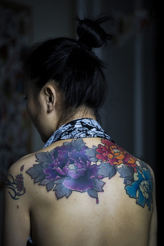 万紫千红，后背牡丹花彩绘纹身