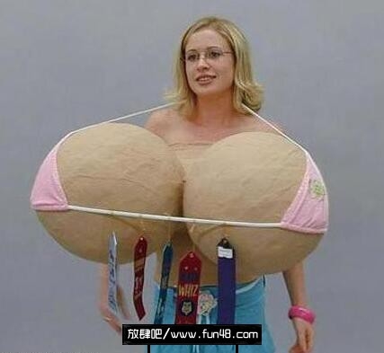 妹子的胸很大哦
