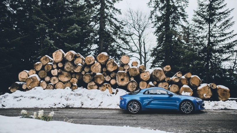 2017雷诺轿跑Alpine A110桌面壁纸