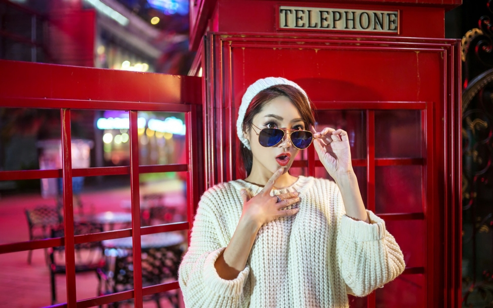 气质纯净美女高清电脑桌面壁纸