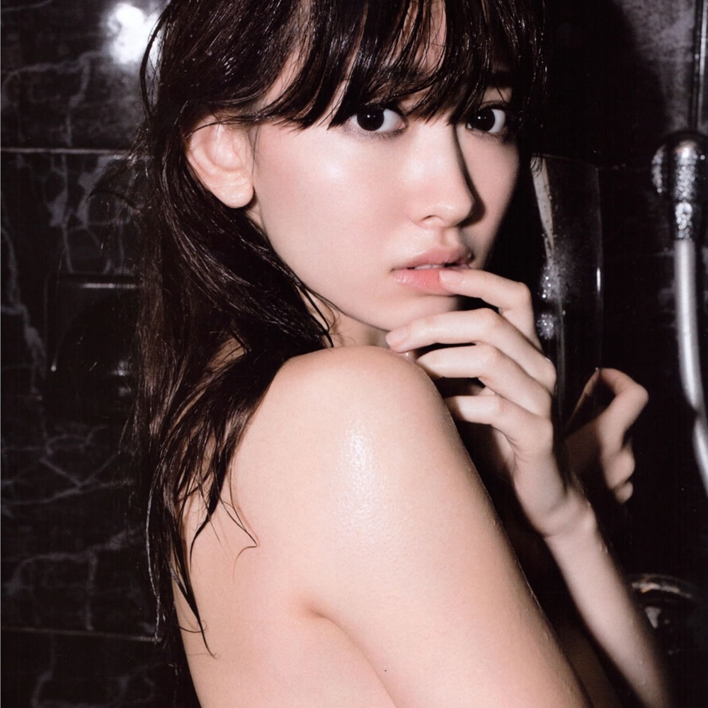 小嶋阳菜性感半裸大尺度写真ipad 4壁纸下载