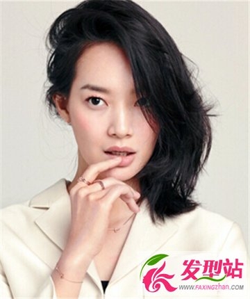 中长发怎么打理好看 蓬松的中长烫发卷发发型显气质十分吸睛