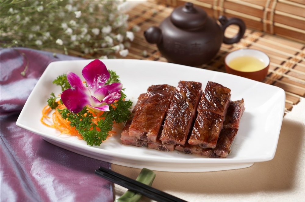 烟熏排骨中式菜品美食素材图片