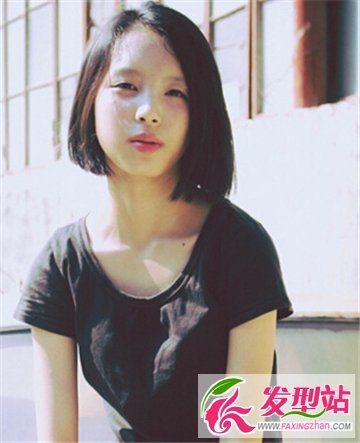 清爽短发直发发型 柔顺的自然美发