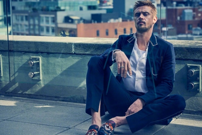 《毒枭》《金刚狼3》男星Boyd Holbroo最新《C》杂志写真释出！