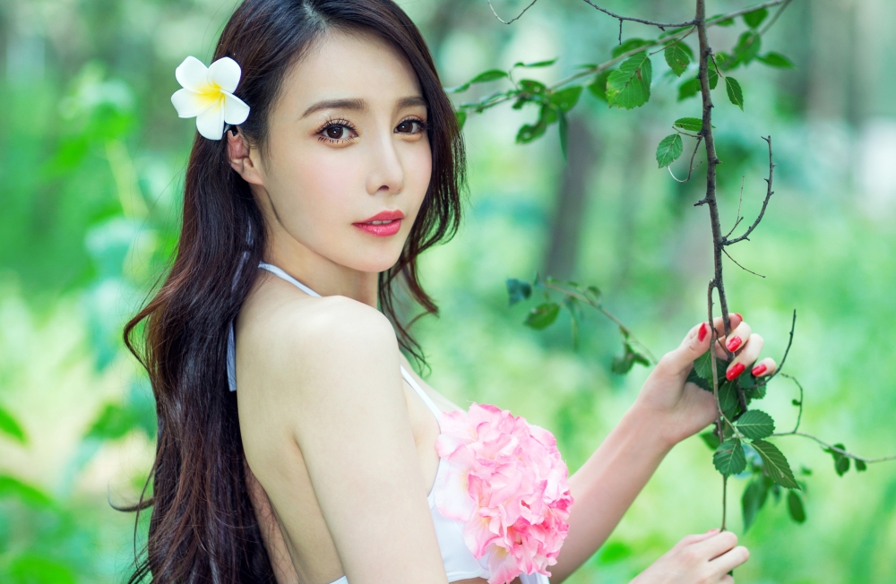 推女郎模特曾水内衣写真壁纸
