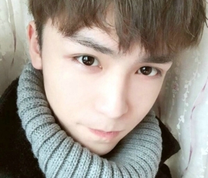 不要和我比颜值  高清小帅哥qq男生头像