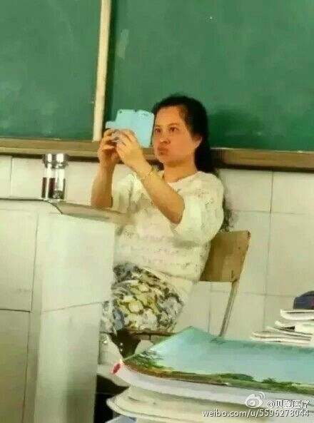 为啥不让学生带手机这下知道了吧