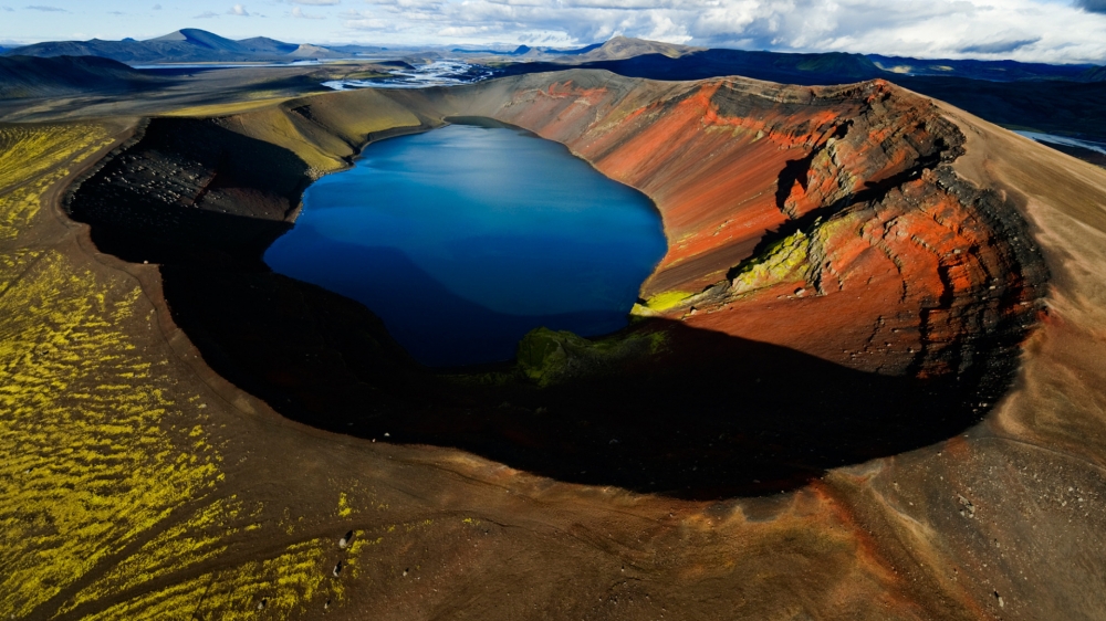 高山湖泊风光美景壁纸