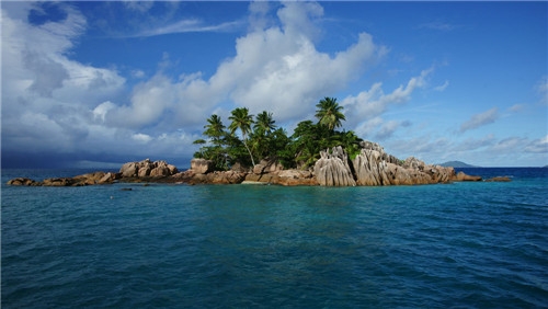美丽的海岛海岸线风景图片