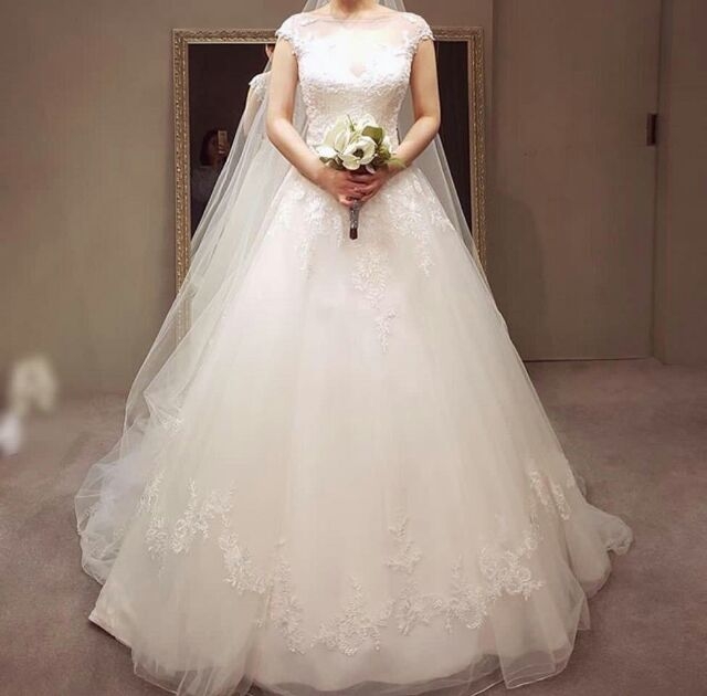 迟早有人为你披上婚纱 说着余生请多指教❤️ ​ ​​