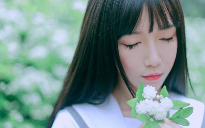 清纯美女户外写真图片壁纸大全
