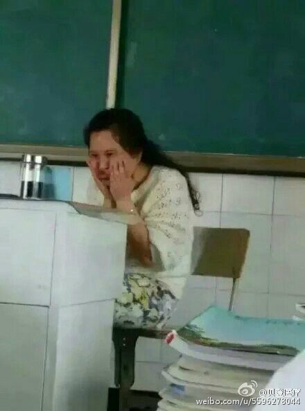 为啥不让学生带手机这下知道了吧