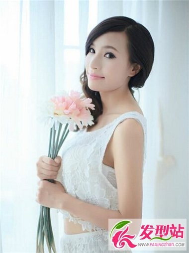 清新修颜斜刘海发型推荐 修颜时尚最减龄