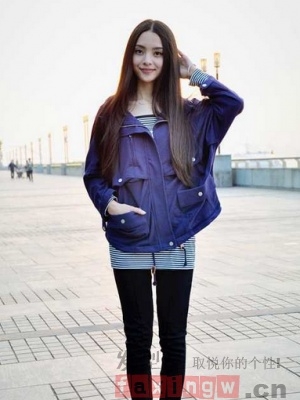 经典女生长直发发型  时尚潮流的主旋律